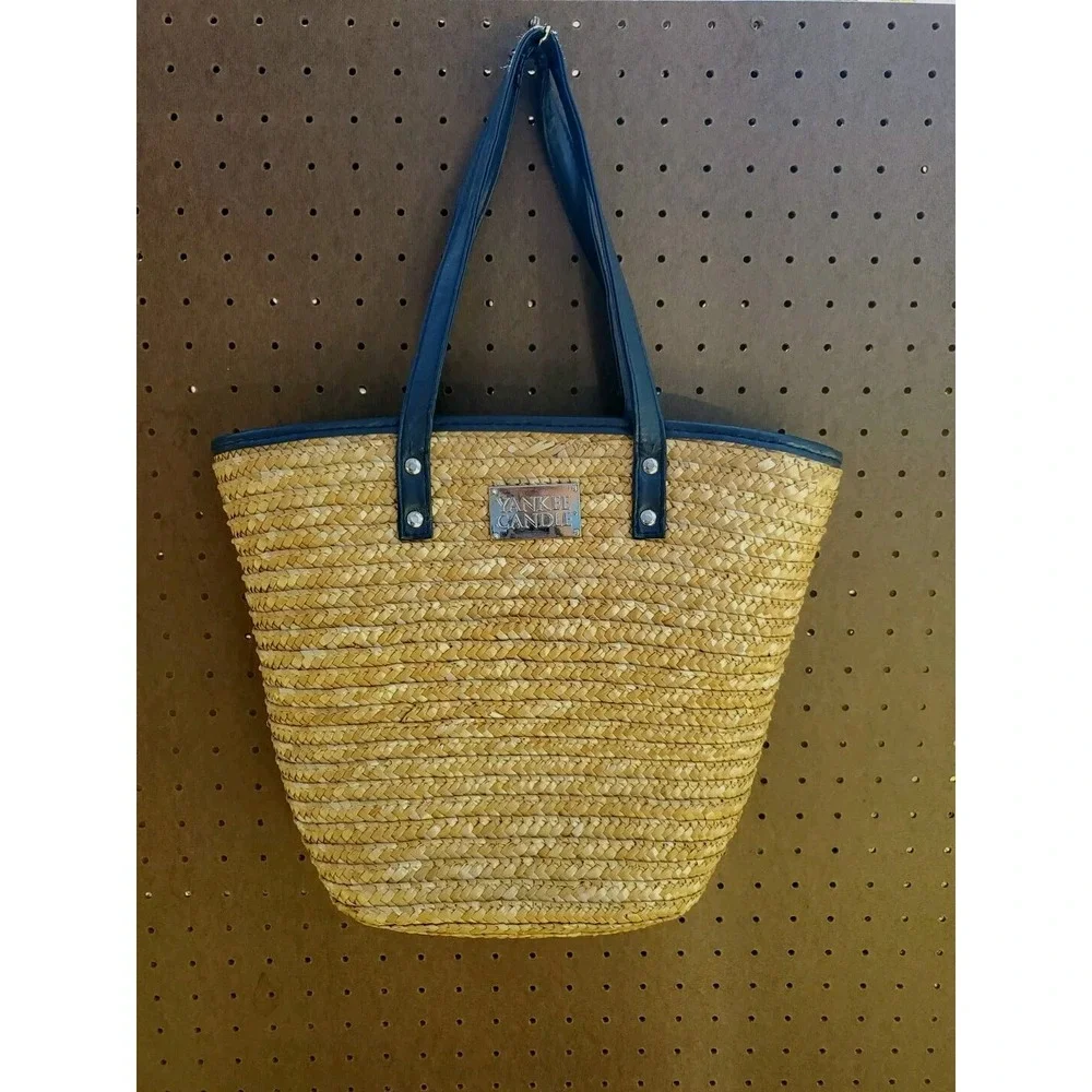 Yankee Candle Wicker Straw Tote Bag 14"W x 11"H Snap Closure - Picture 1 of 5